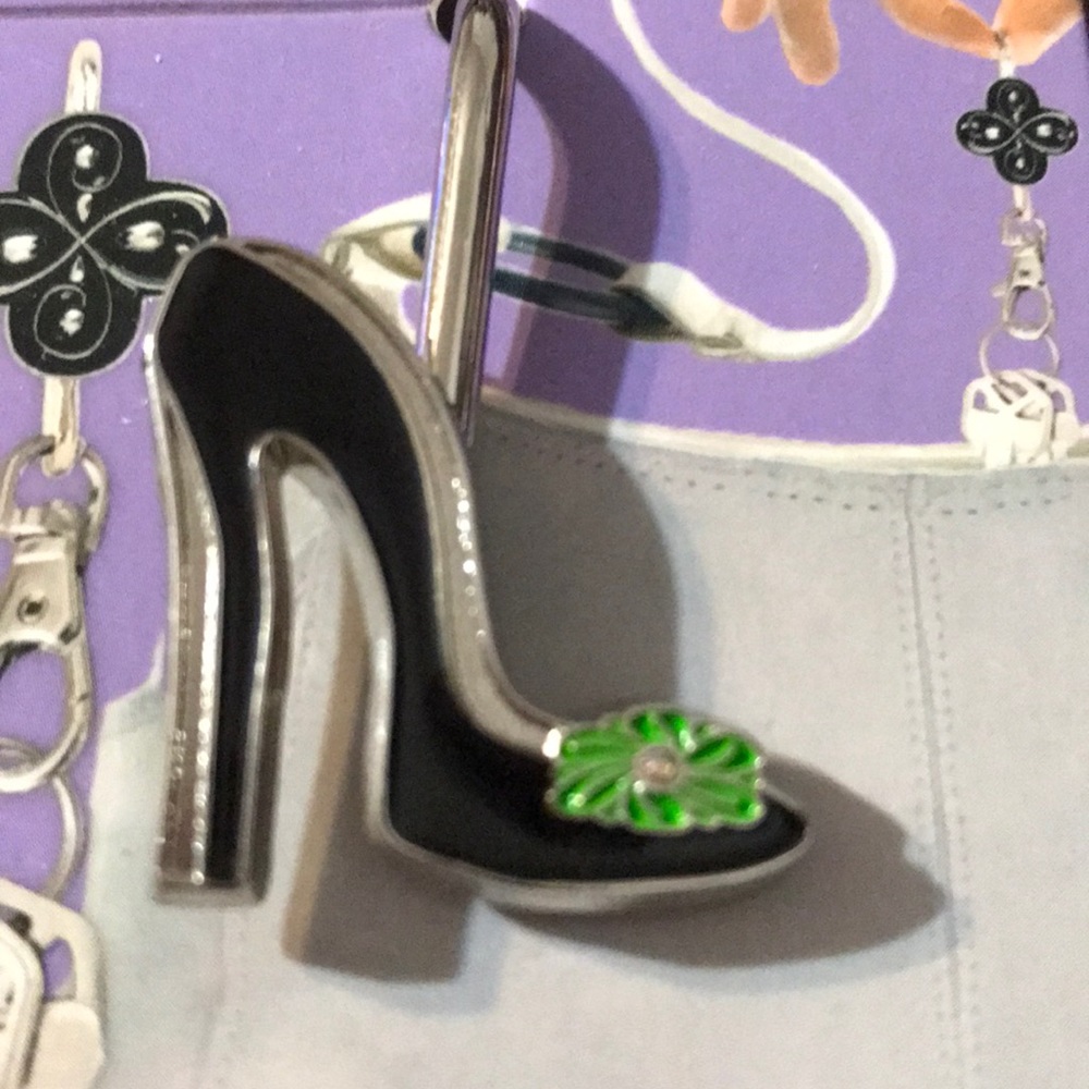 Key finder for your purse
